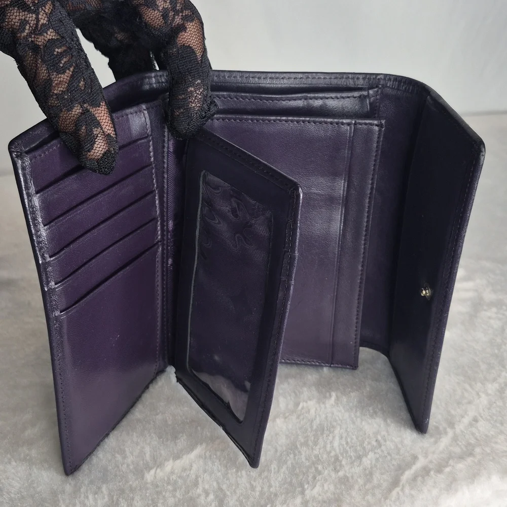 MCM Princess Lion Leather Tote Bag & Wallet - Picture 7 of 17